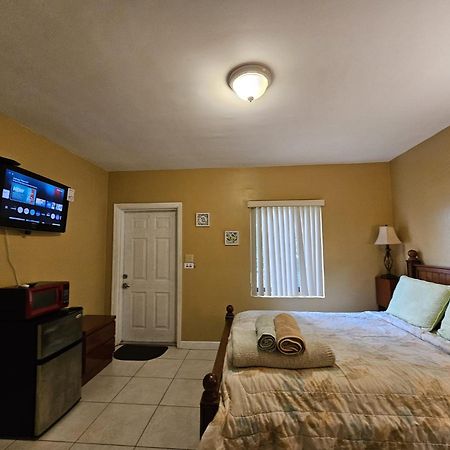 Royal Poinciana Stay Miami Springs Exterior foto